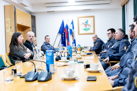 OBČINA PIVKA PODPIS POGODBE Z GASILCI 14.1.2026 - Valter Leban-0914